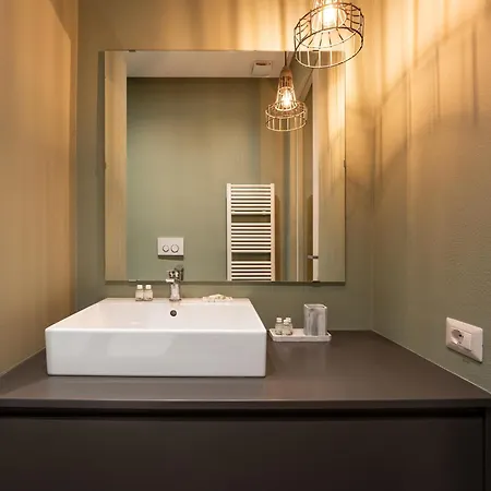Apartment Tg - One Bedroom Luxury In The Fashion District *