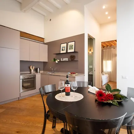 Tg - One Bedroom Luxury In The Fashion District * Florence