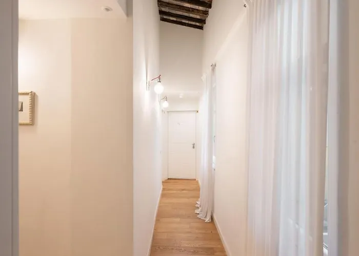 Keys Of Italy - Alpha Beta Gamma - Tornabuoni 5 - Luxury In The Fashion District فلورنس